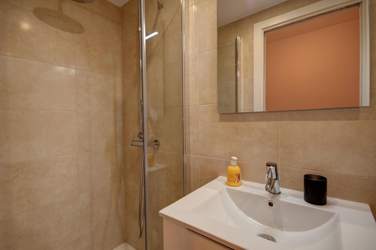Beds & Breaks Ferrero Apartamento Valência Exterior foto