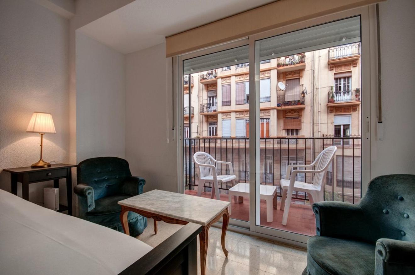 Beds & Breaks Ferrero Apartamento Valência Exterior foto
